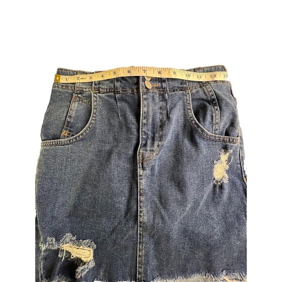 Free People Distressed Denim Mini Skirt w/ back buckle & raw hem - size 0 - Picture 5 of 8